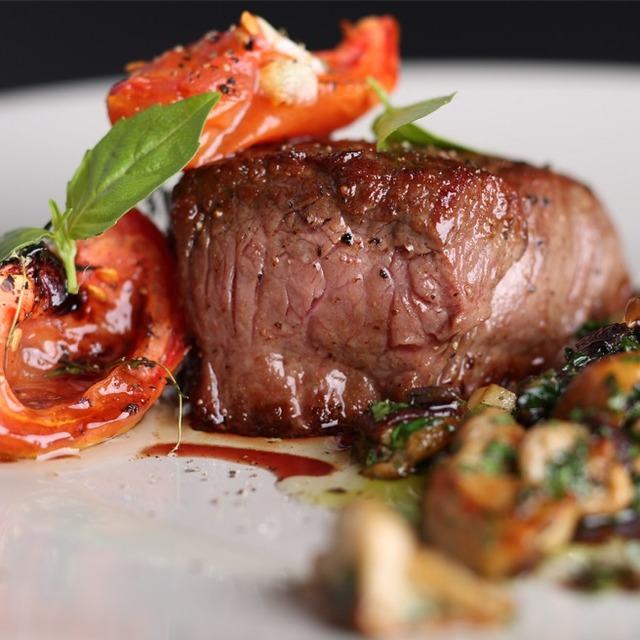 Feine Hirse mit Lammfilet